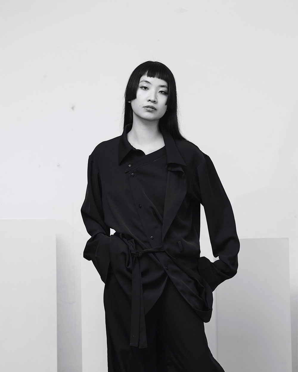 lady black and white